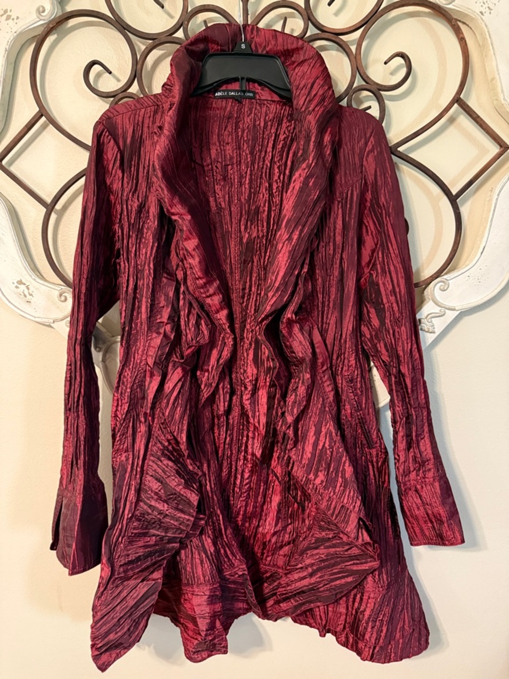 Carmen Marc Valvo Crinkled Ruffle Open Front Jacket - Burgundy